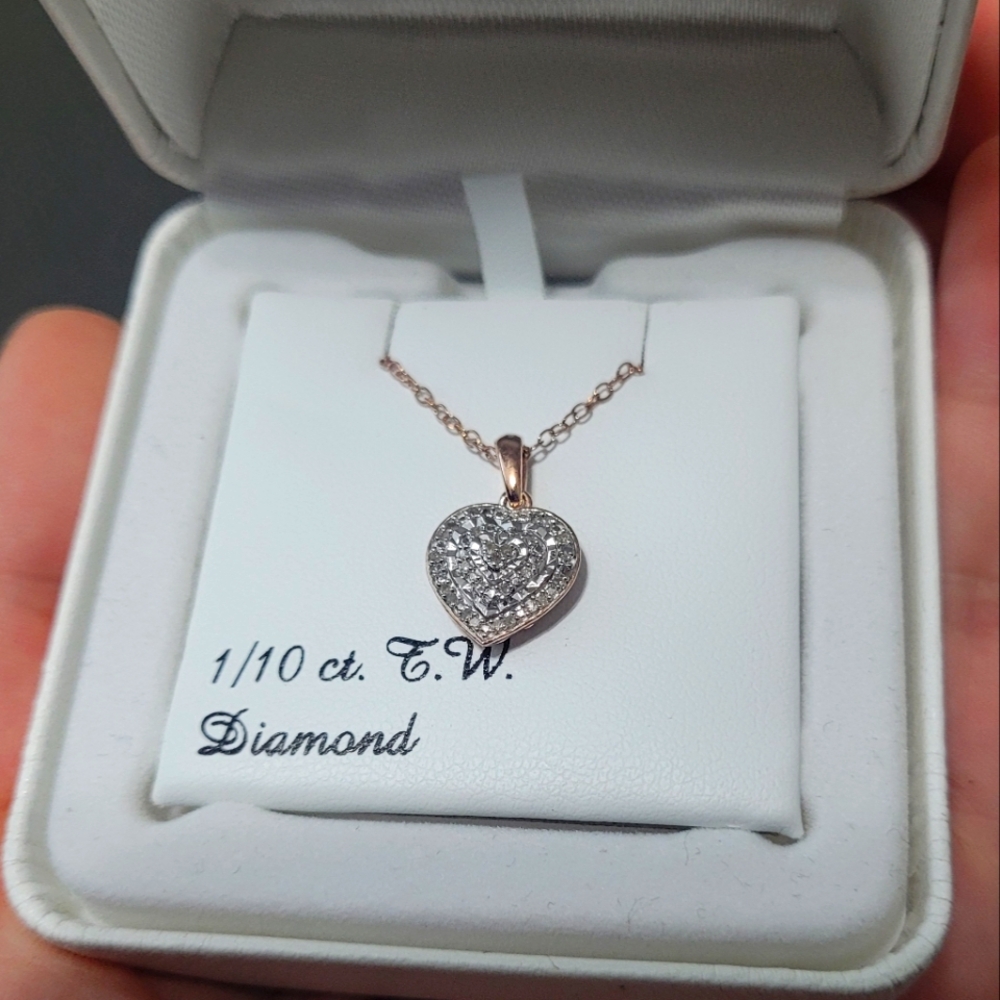 Diamond Heart pendant necklace